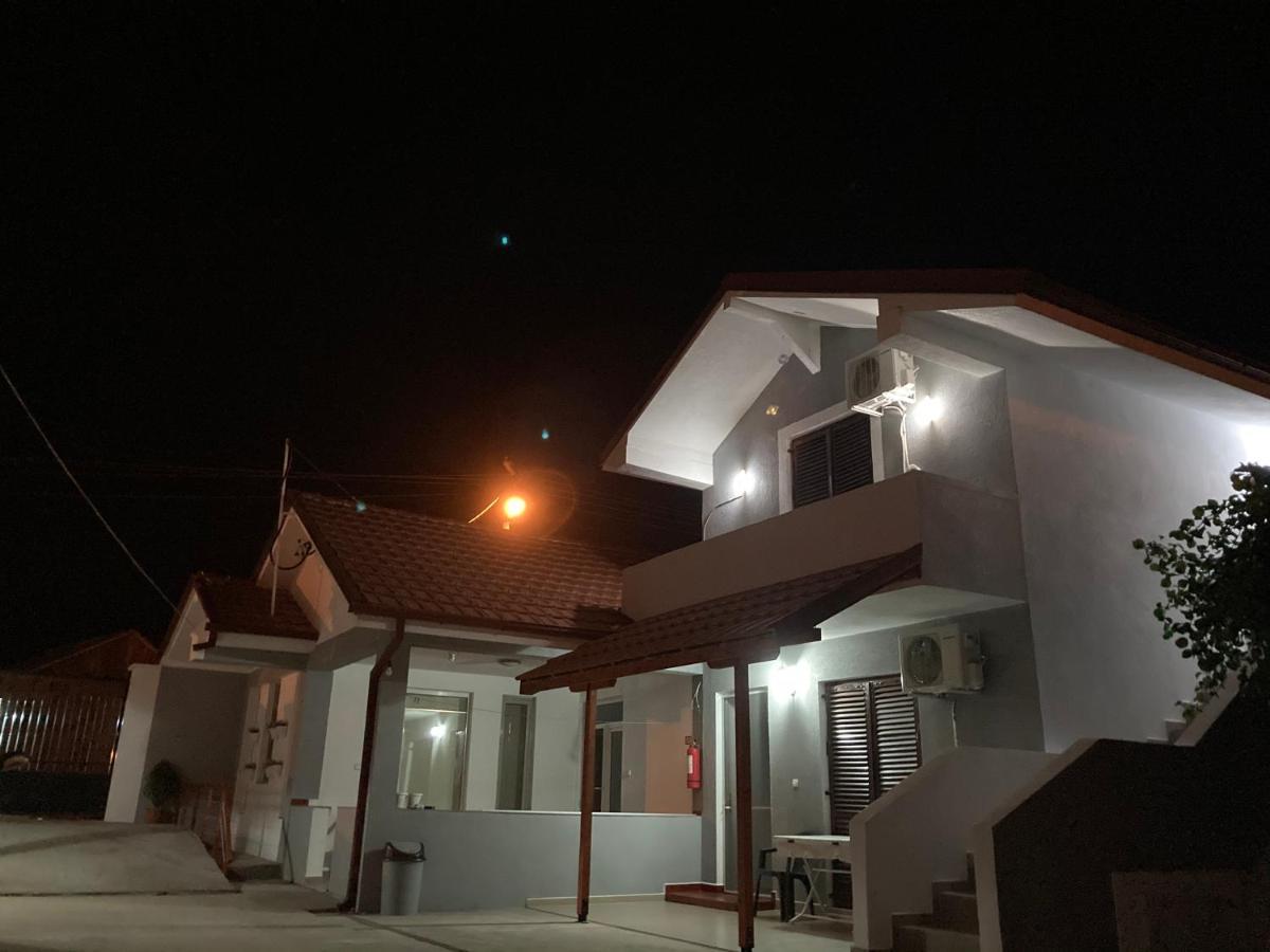 Tiki Apartments Gevgelija Extérieur photo