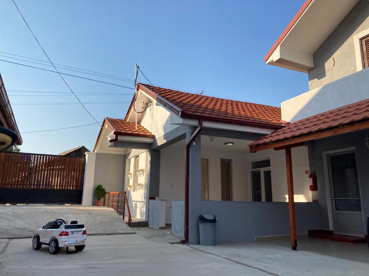 Tiki Apartments Gevgelija Extérieur photo