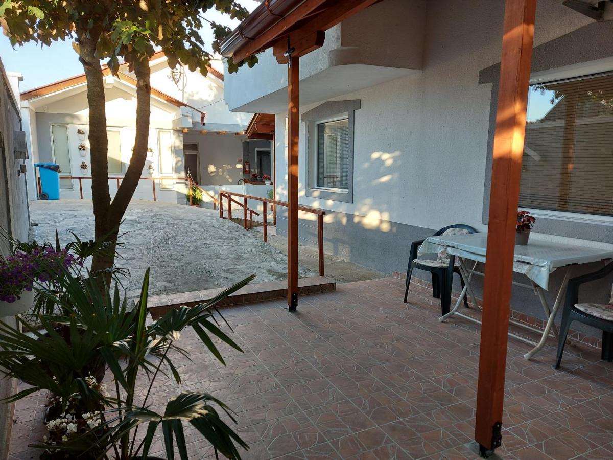 Tiki Apartments Gevgelija Extérieur photo